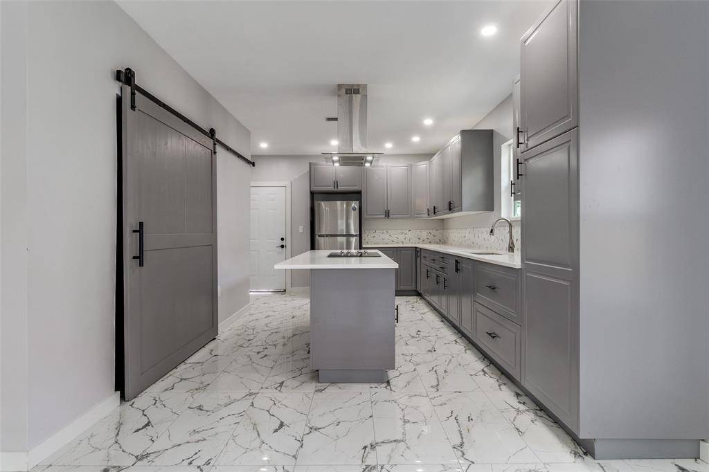 Dallas, TX 75208,729 S Waverly Drive