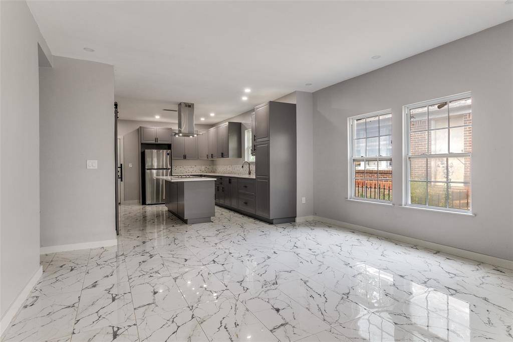 Dallas, TX 75208,729 S Waverly Drive