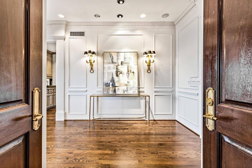 Dallas, TX 75219,3505 Turtle Creek Boulevard #8B