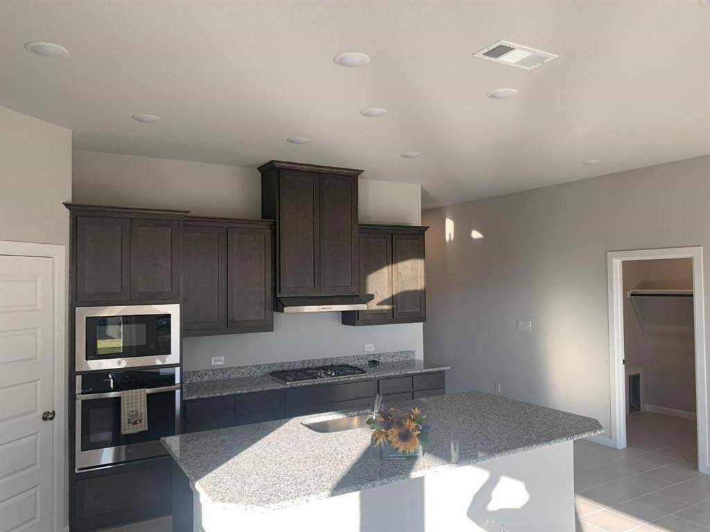 Van Alstyne, TX 75495,1821 LEO Drive