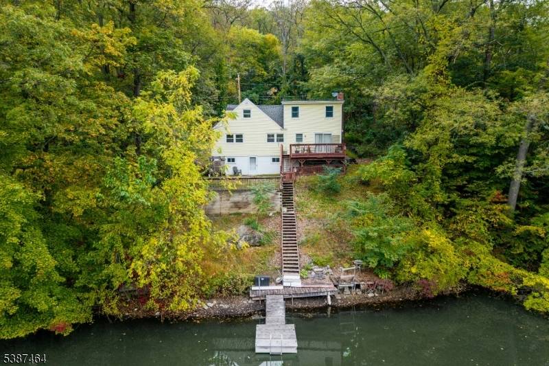 Vernon Twp., NJ 07462,66 W Shore Dr