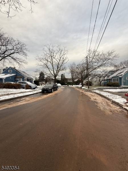 Roselle Boro, NJ 07203,14 Colonial Rd