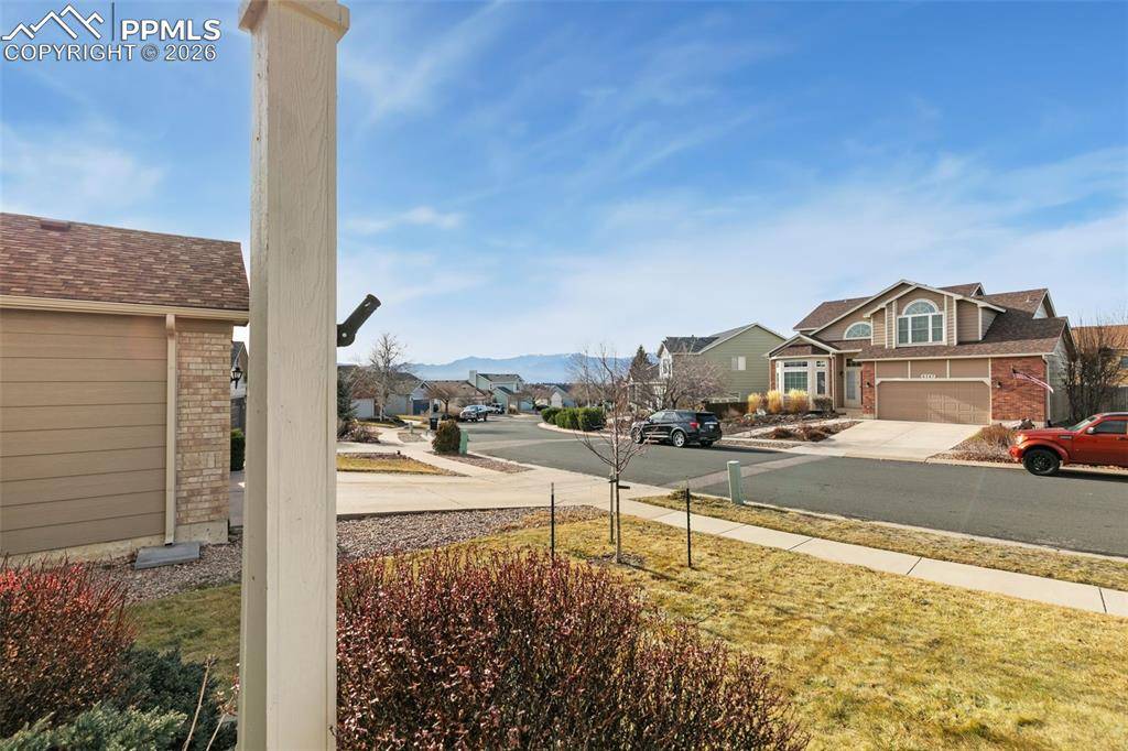 Colorado Springs, CO 80922,4142 Round Hill DR