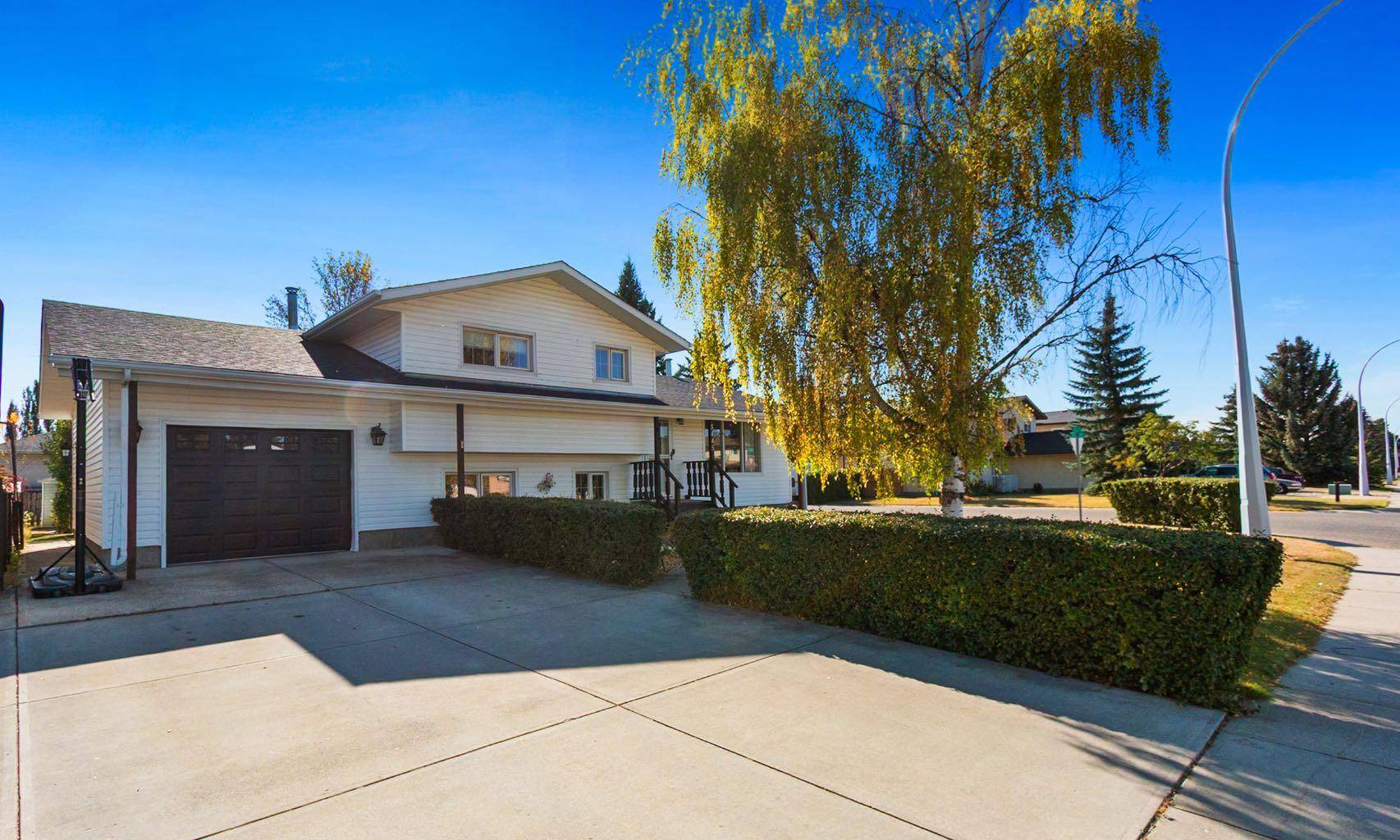 Olds, AB T4H 1J6,5445 56 ST