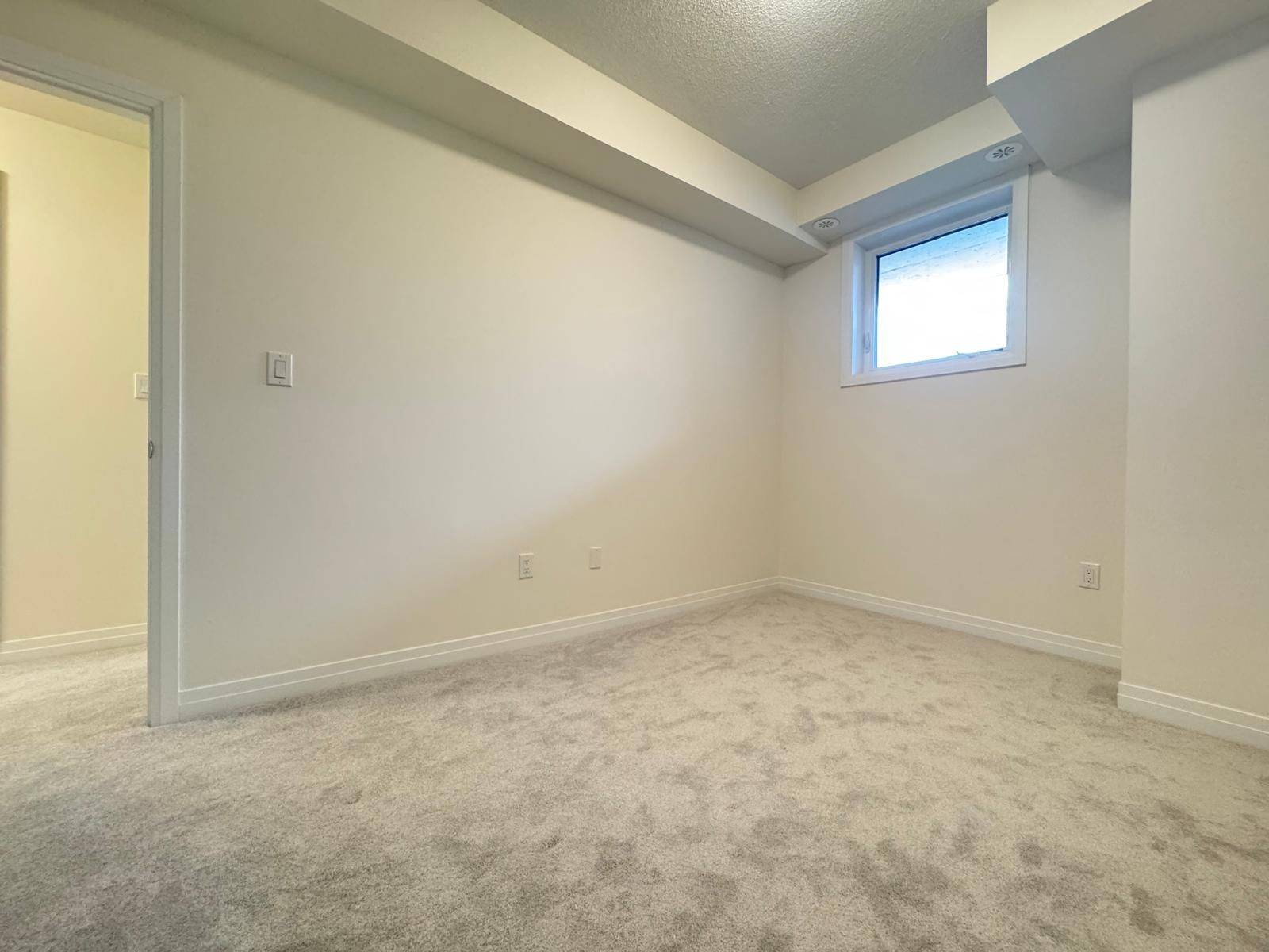 Toronto E11, ON M1B 0E8,165 Tapscott RD #1