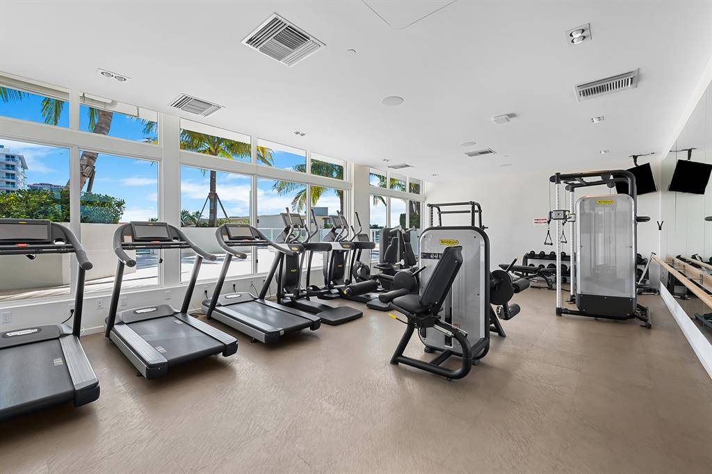 Fort Lauderdale, FL 33304,401 N Birch Rd #607