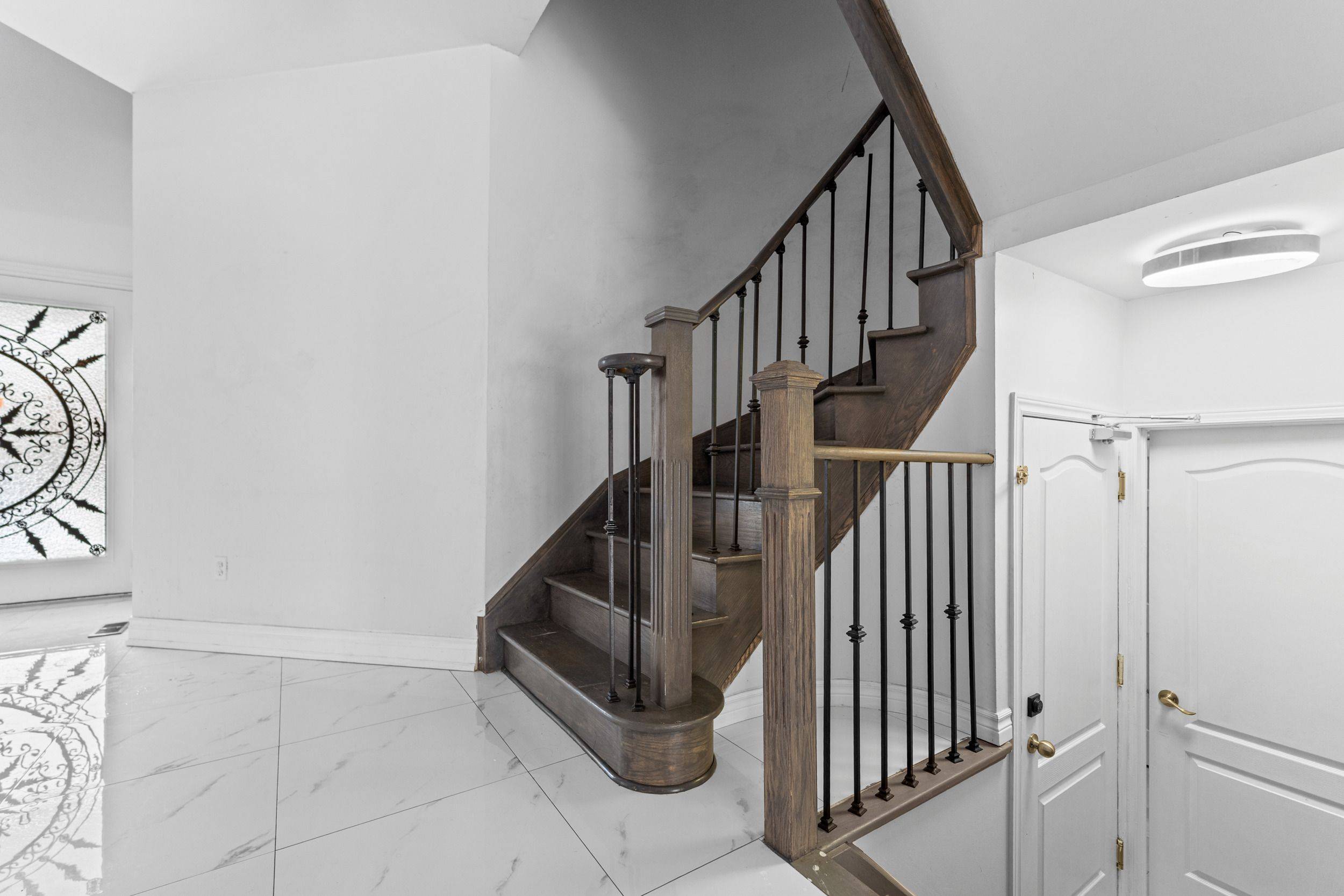 Brampton, ON L6X 0K7,24 Roundstone DR