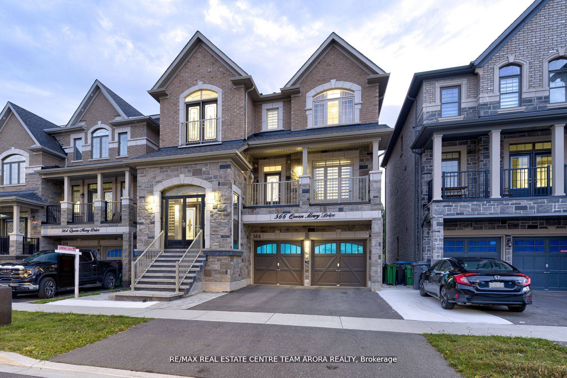 Brampton, ON L7A 4Y6,566 Queen Mary DR