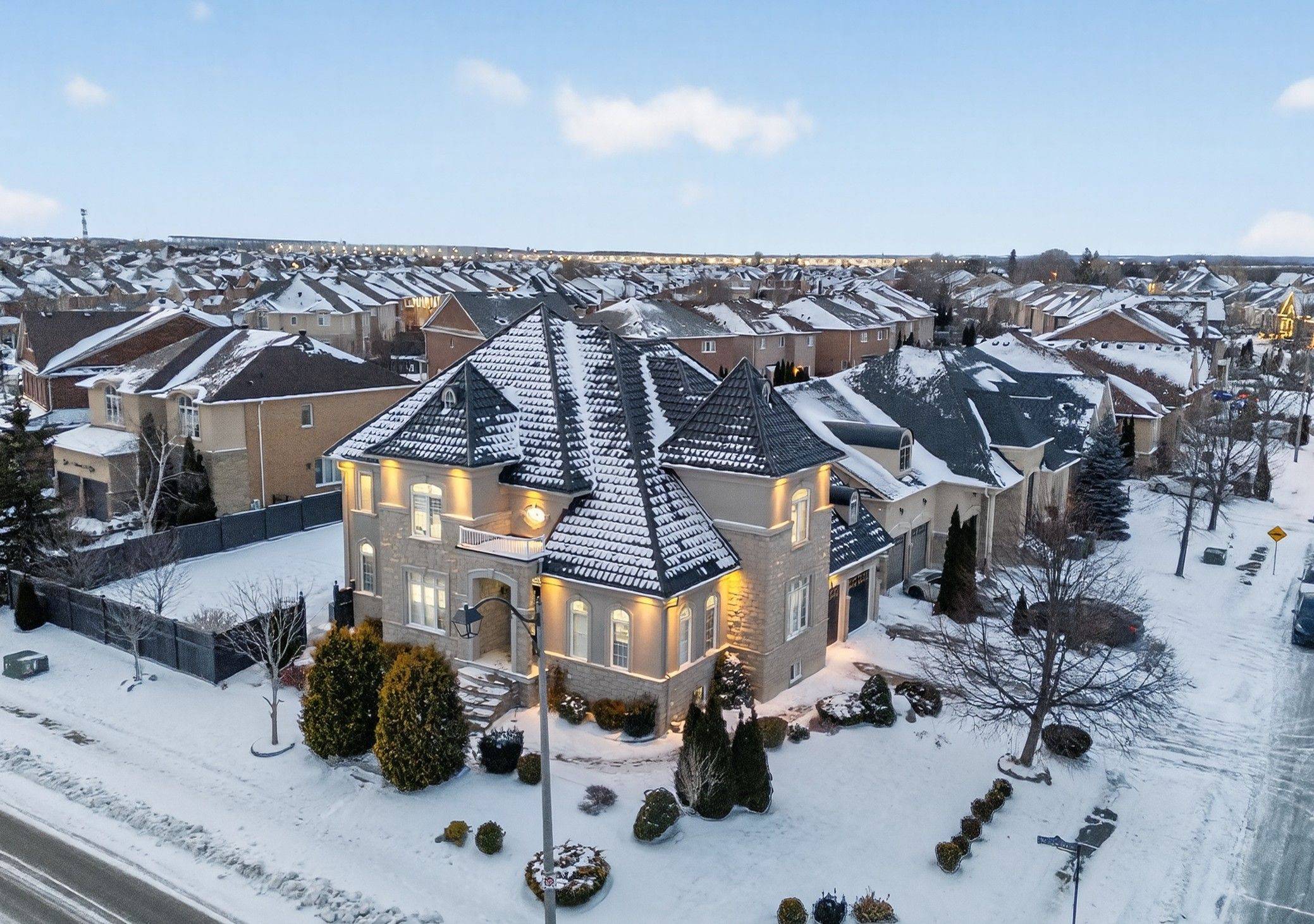 Brampton, ON L6P 1V7,2 Belleville DR