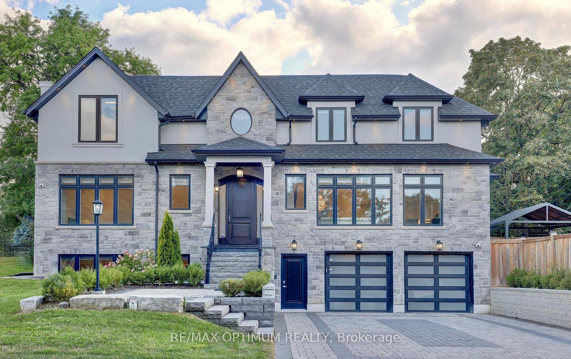 Mississauga, ON L5M 1G9,26 Pioneer DR