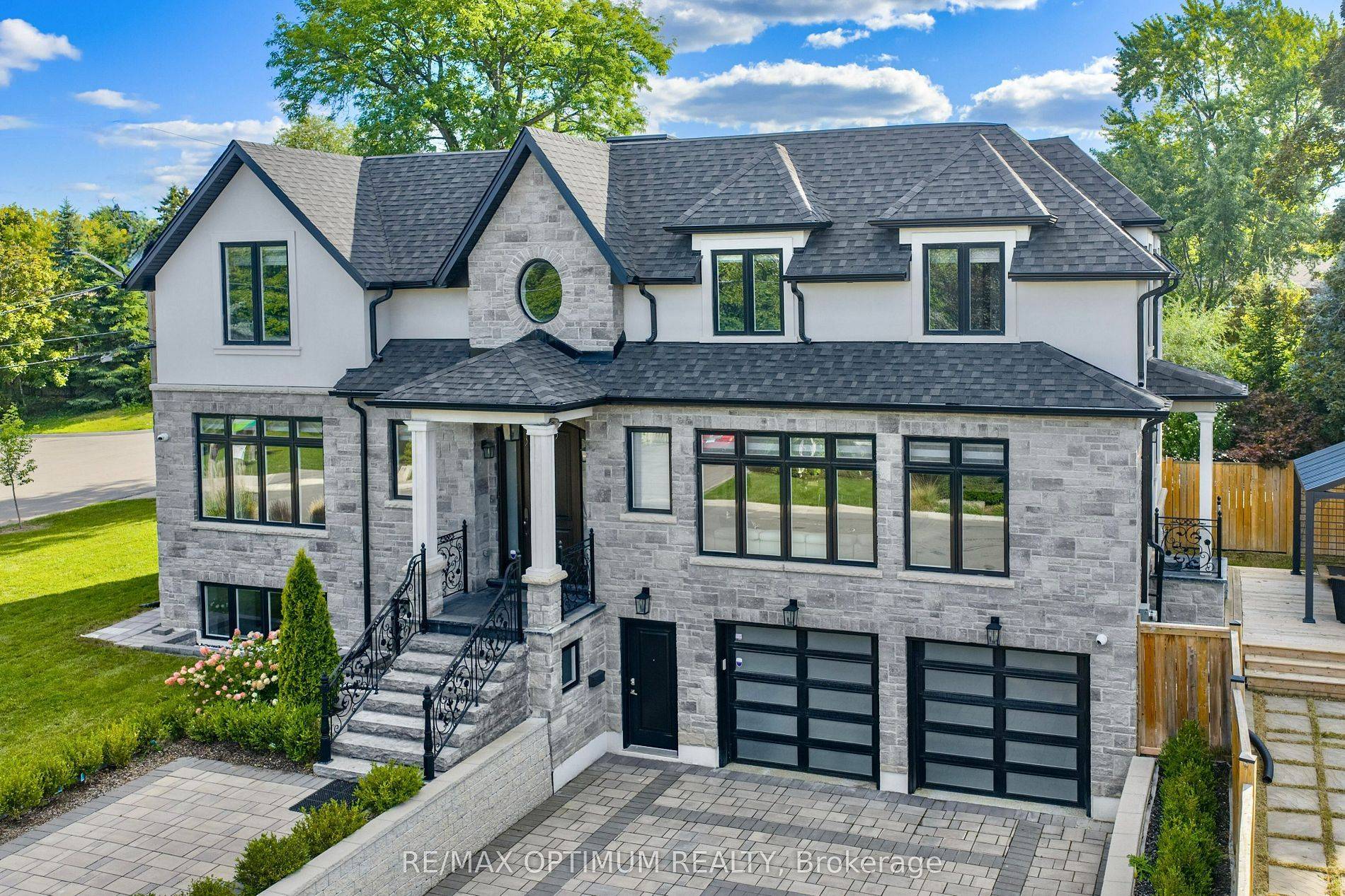 Mississauga, ON L5M 1G9,26 Pioneer DR