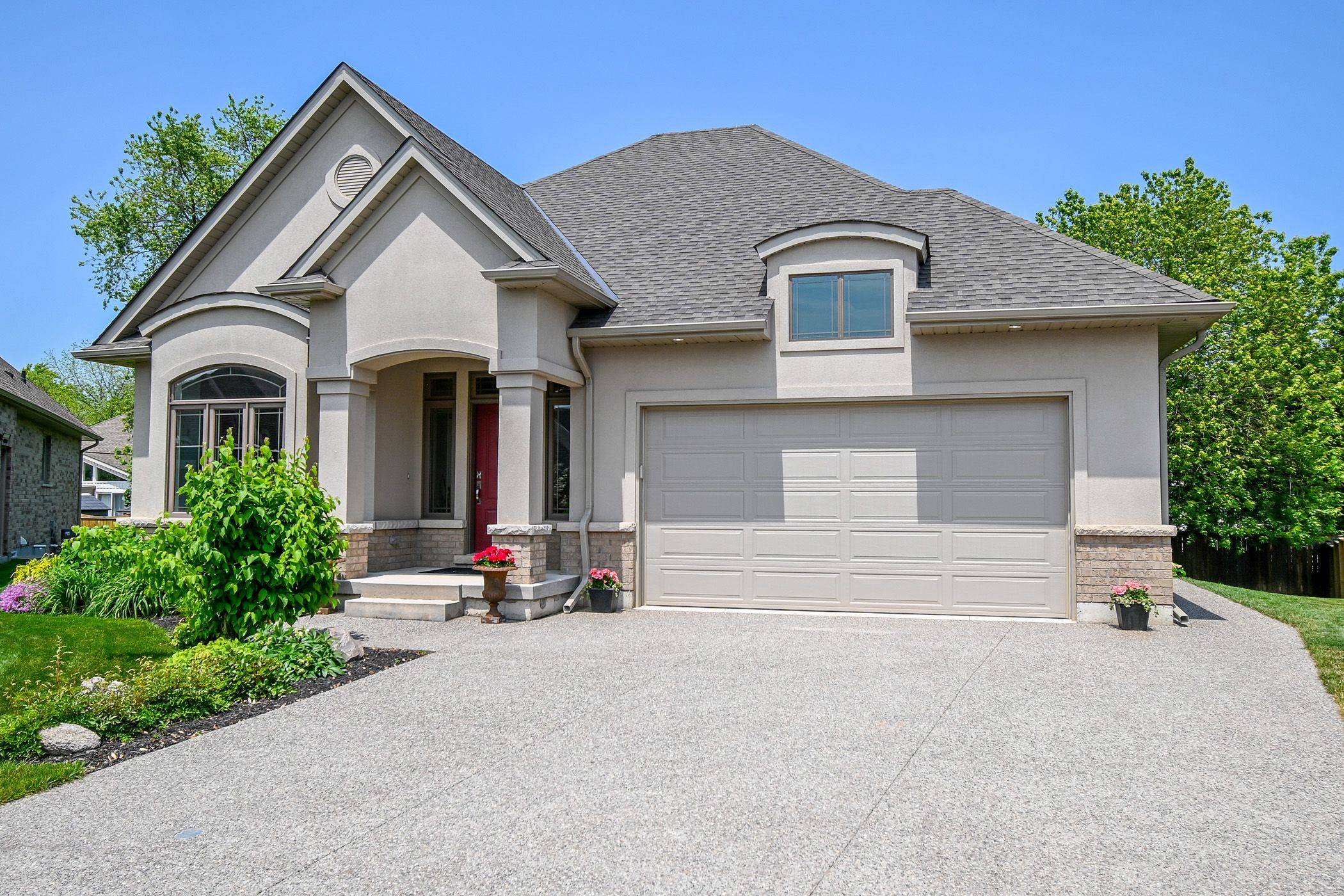 Pelham, ON L0S 1E4,11 Emily LN