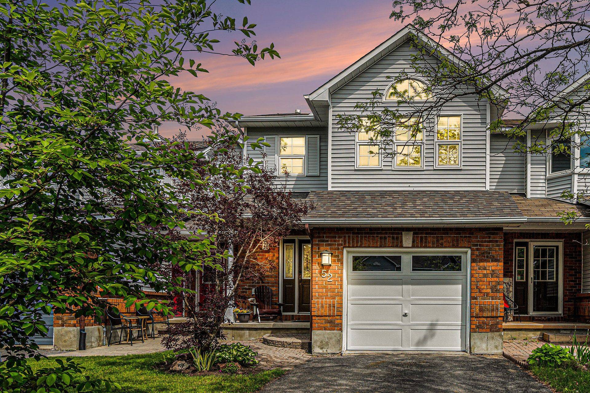 Kanata, ON K2T 1A9,52 Blackdome CRES