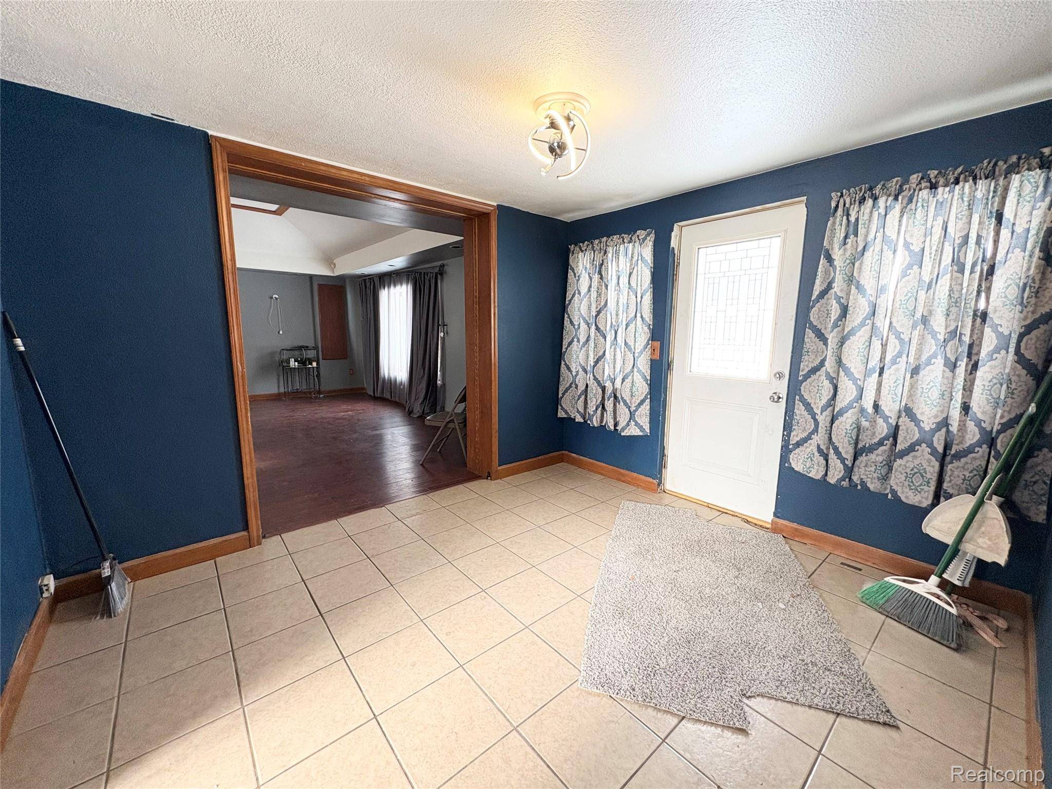 Grand Blanc, MI 48507,2374 Bradford DR