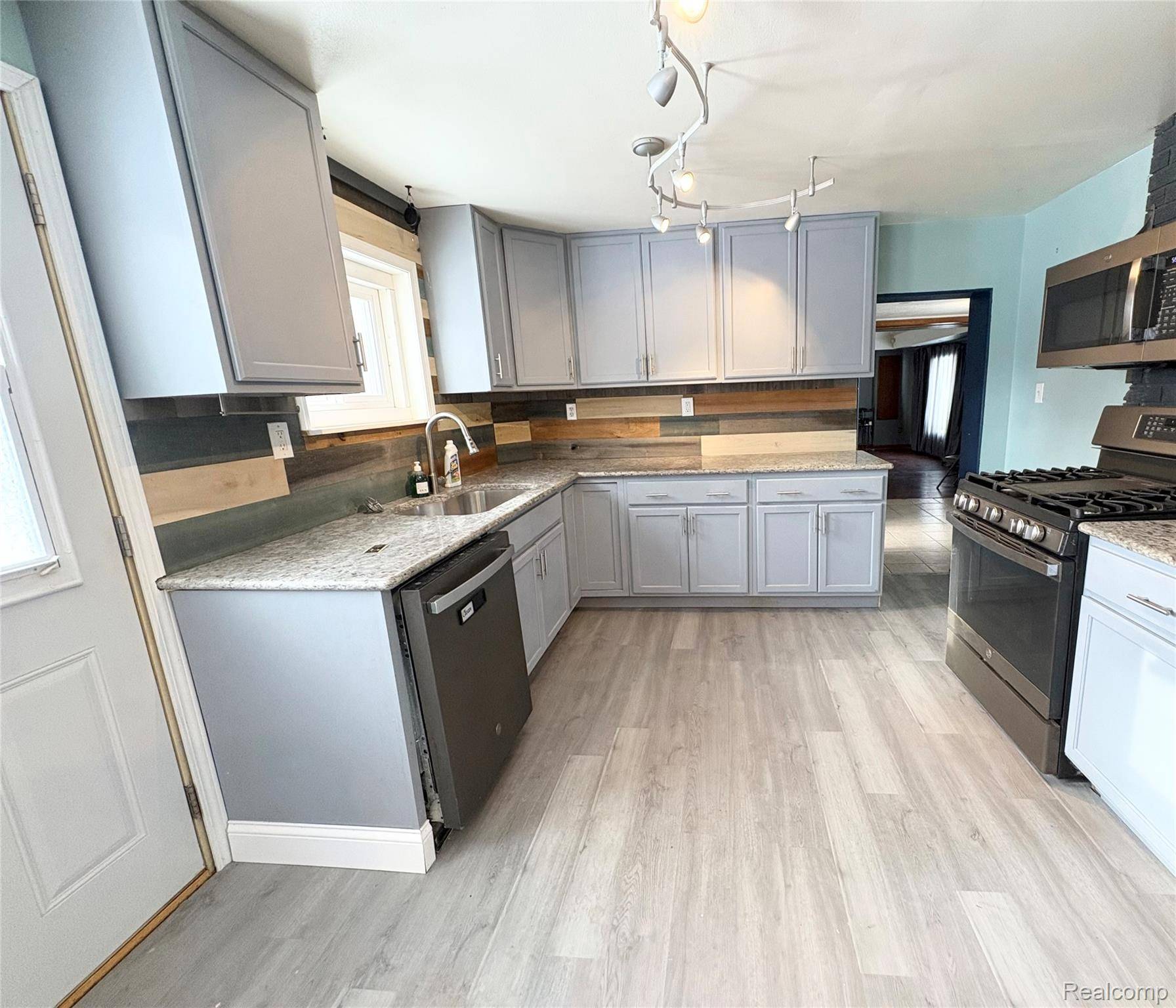 Grand Blanc, MI 48507,2374 Bradford DR