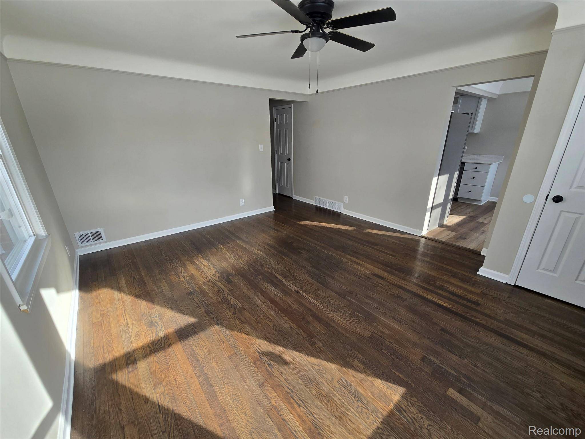 Lincoln Park, MI 48146,816 London AVE