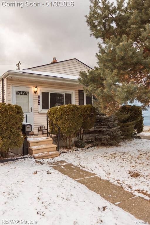 Dearborn Heights, MI 48125,4696 Syracuse ST