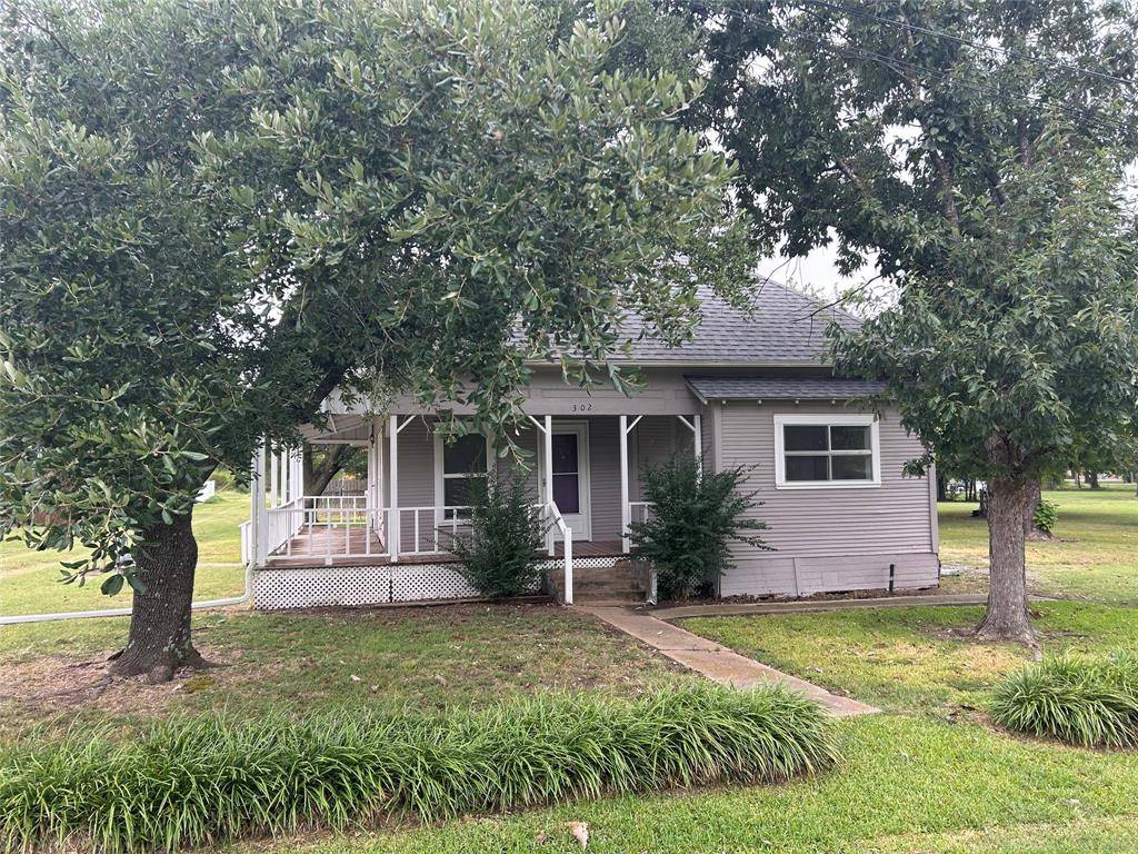 Savoy, TX 75479,302 N Commerce Street