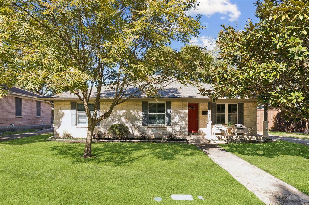 Dallas, TX 75238,10525 Estate Lane