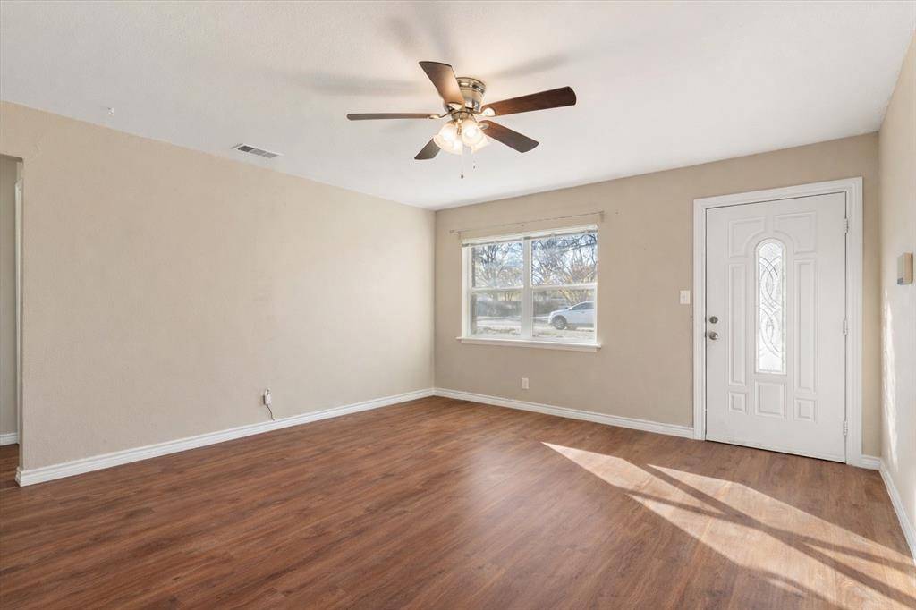 Richland Hills, TX 76118,3002 Elm Park