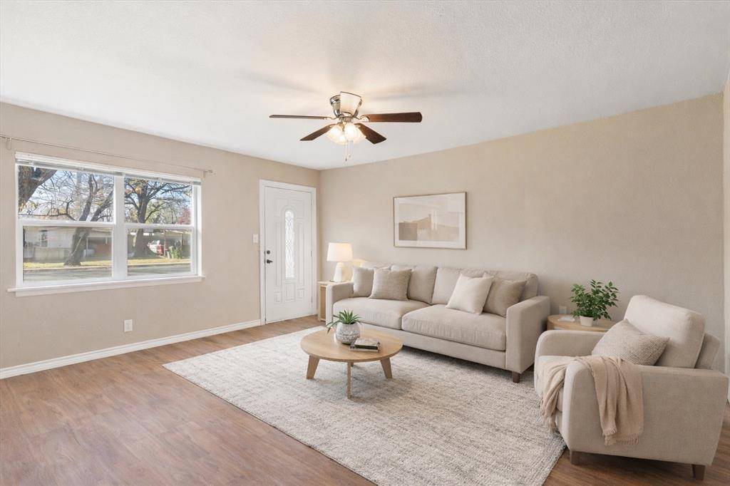 Richland Hills, TX 76118,3002 Elm Park