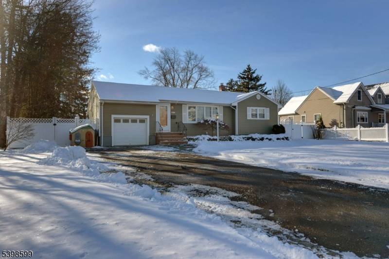 Pequannock Twp., NJ 07444,17 Garden Pl