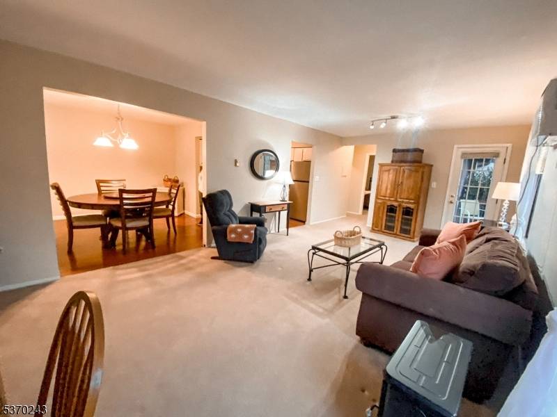 Hillsborough Twp., NJ 08844,73R Farm Rd