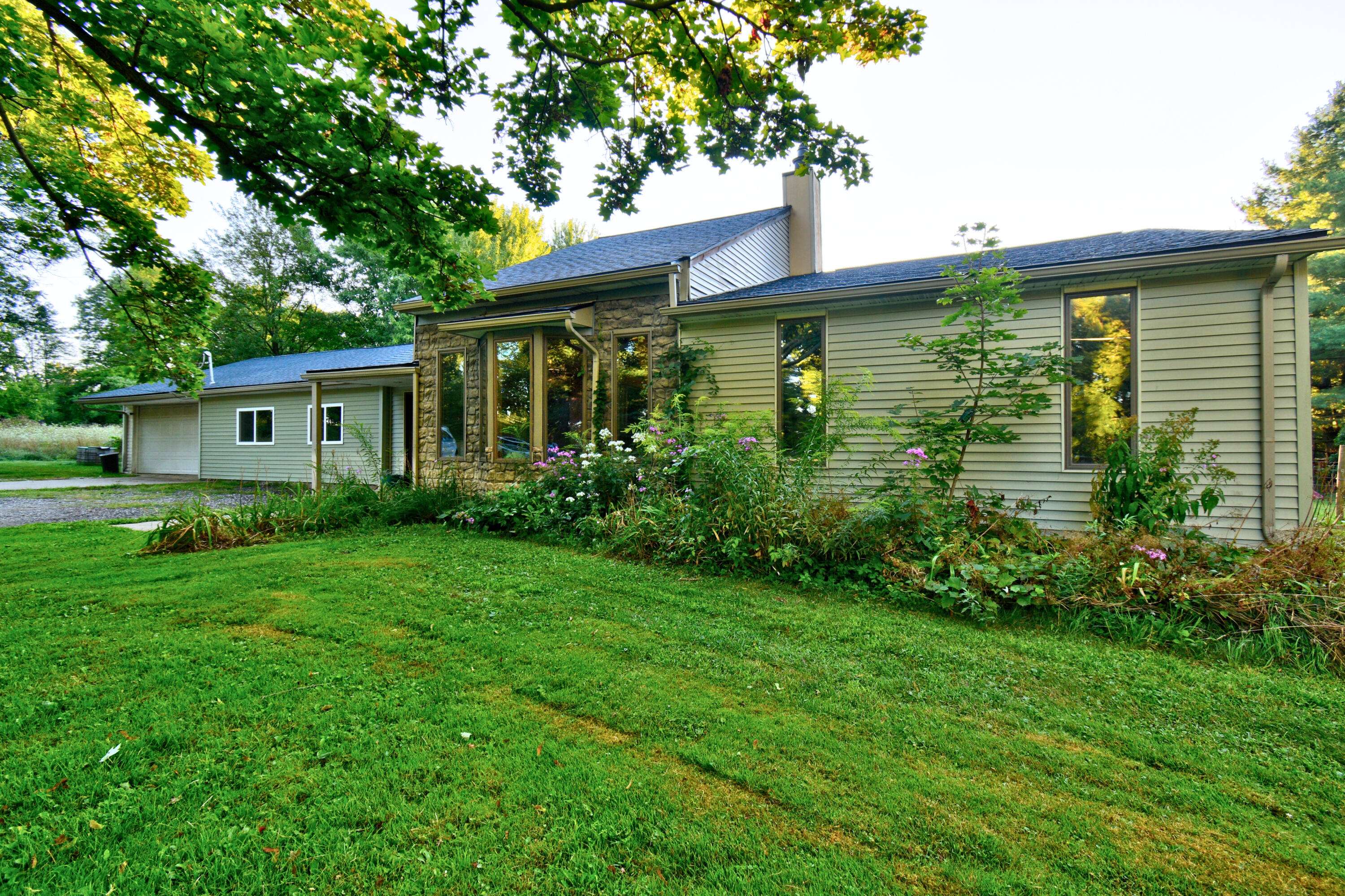 Fowlerville, MI 48836,323 S Truhn RD