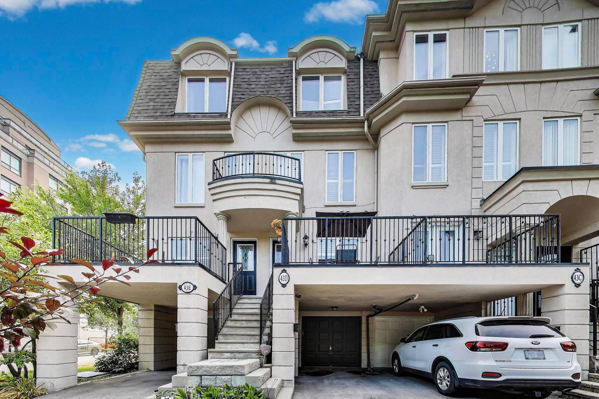 Toronto C13, ON M3C 1L8,43D Green Belt DR