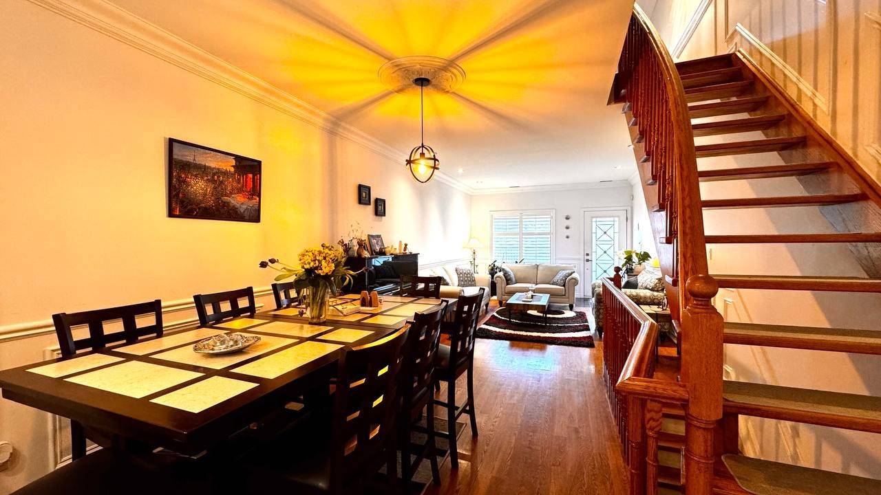 Toronto C13, ON M3C 1L8,43D Green Belt DR