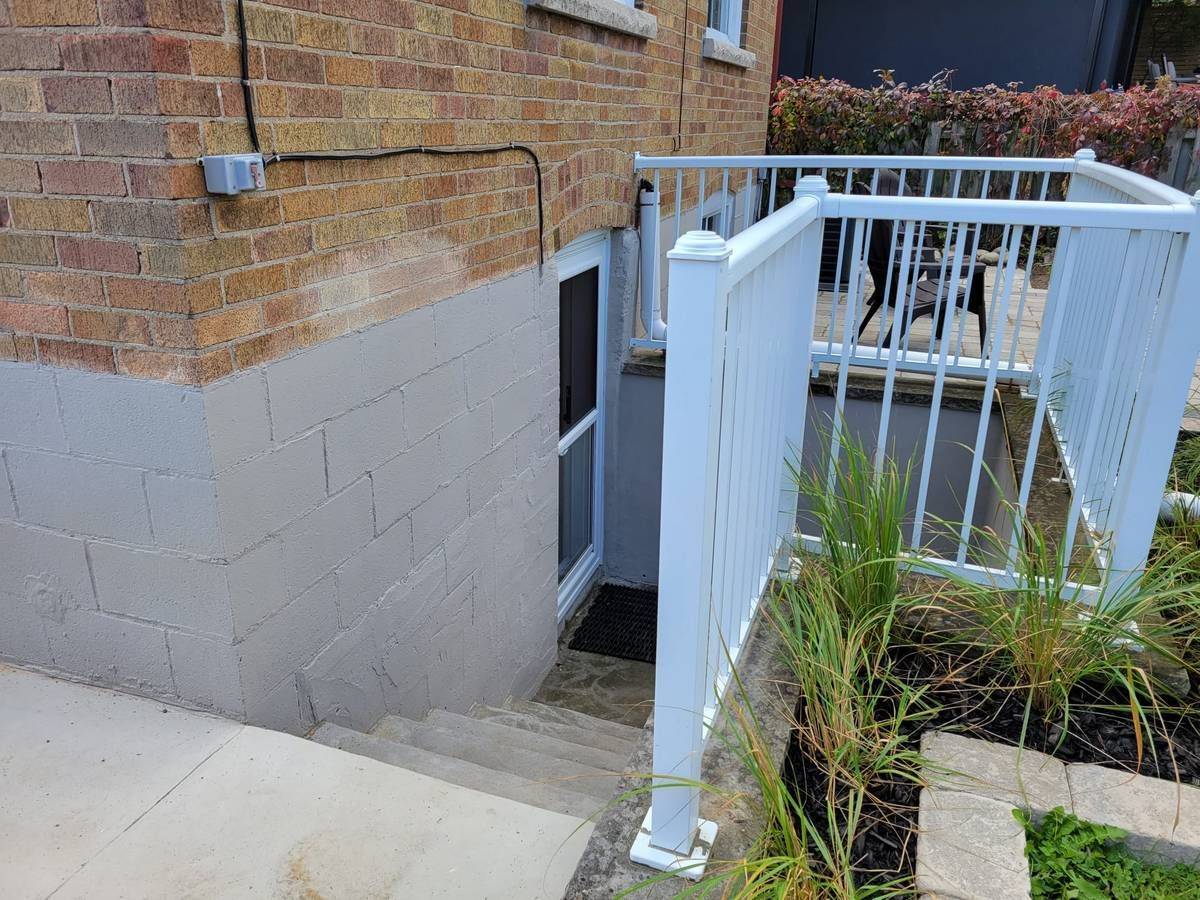 Toronto E06, ON M1N 1K7,7 Folcroft AVE #BSMT