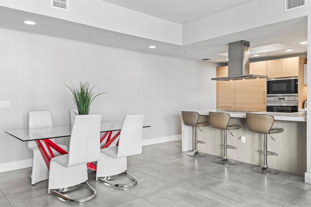 Aventura, FL 33160,17111 Biscayne Blvd #503