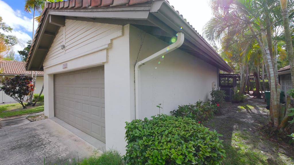 Lauderhill, FL 33319,5616 Hammock Ln #114