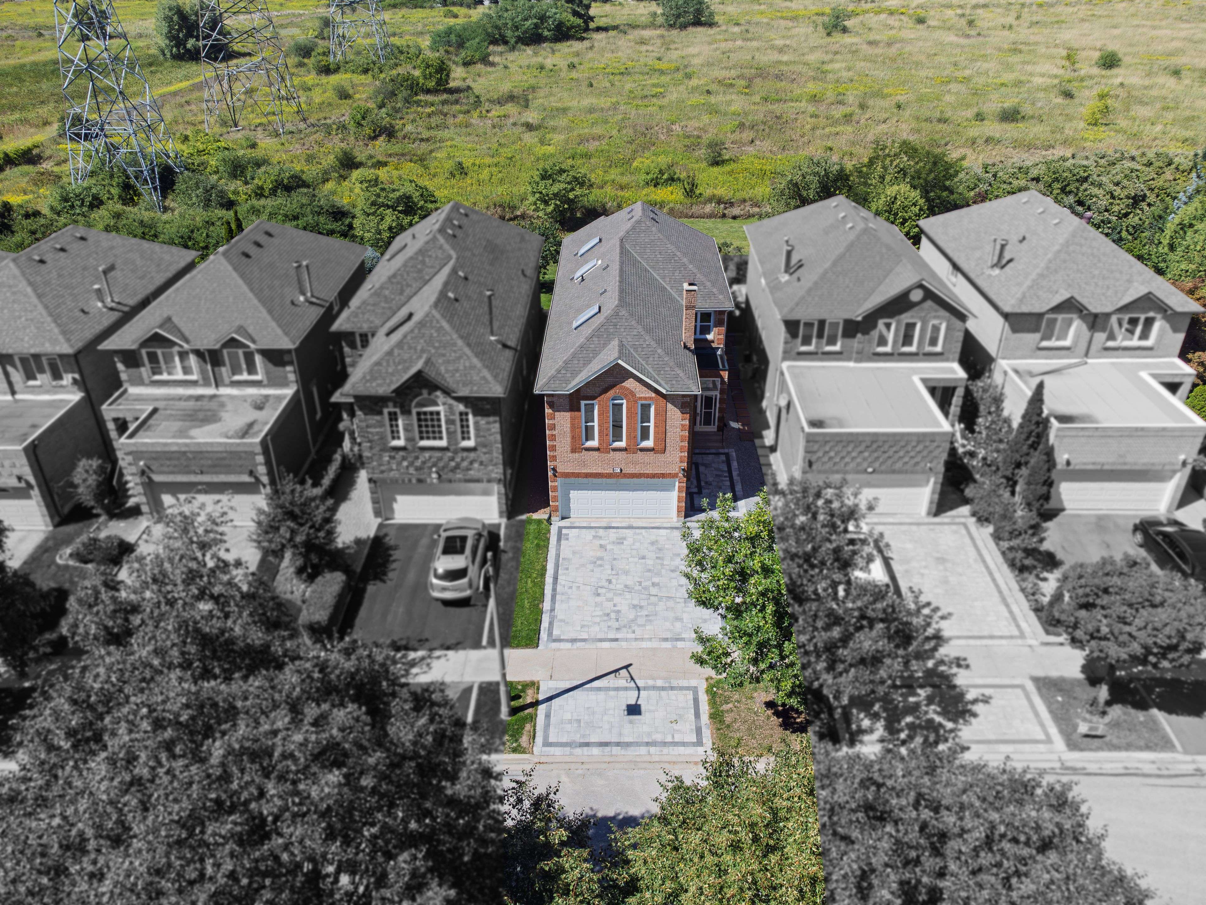 Vaughan, ON L4J 7T1,80 Venice CRES W