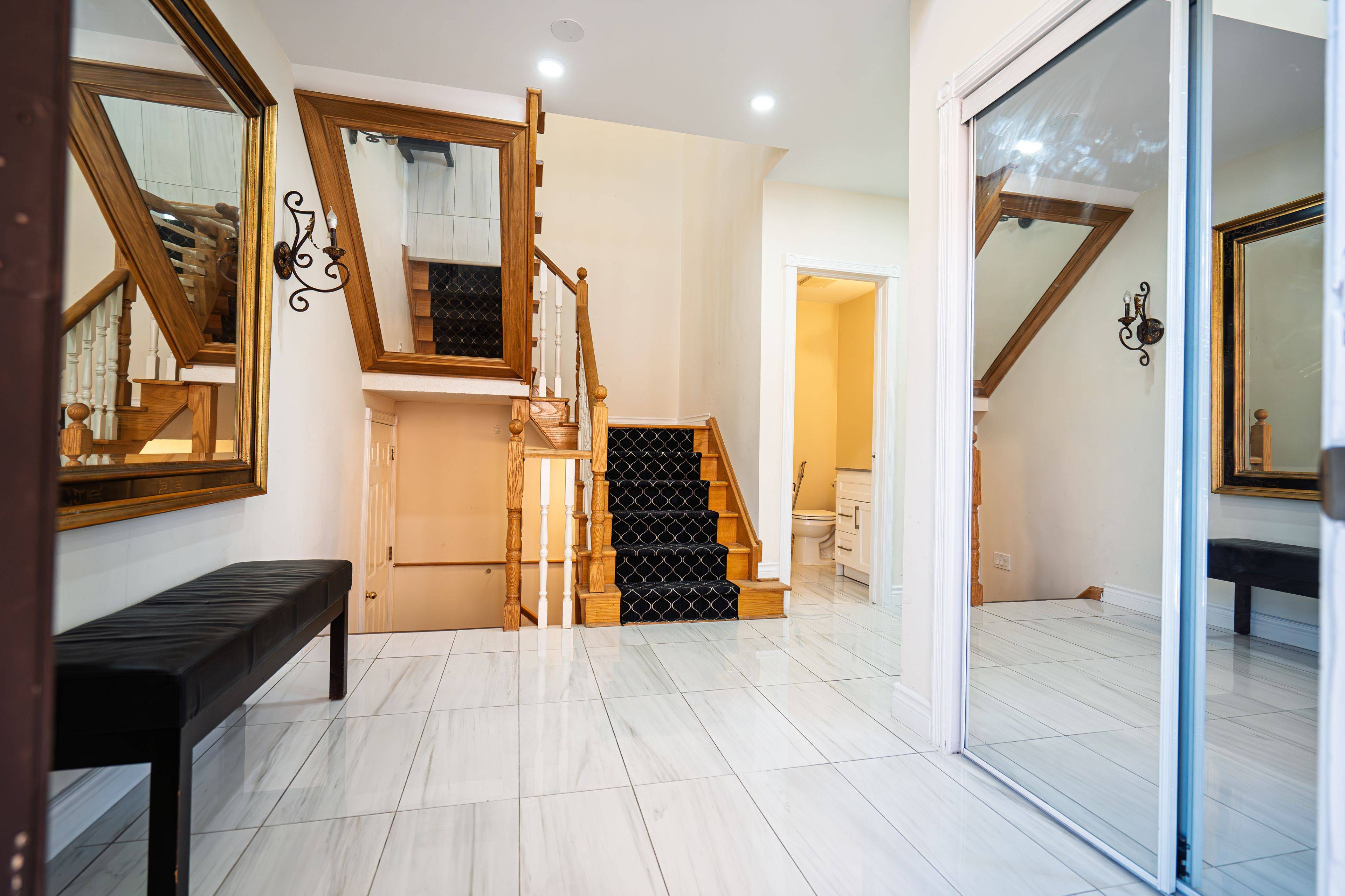 Vaughan, ON L4J 7T1,80 Venice CRES W