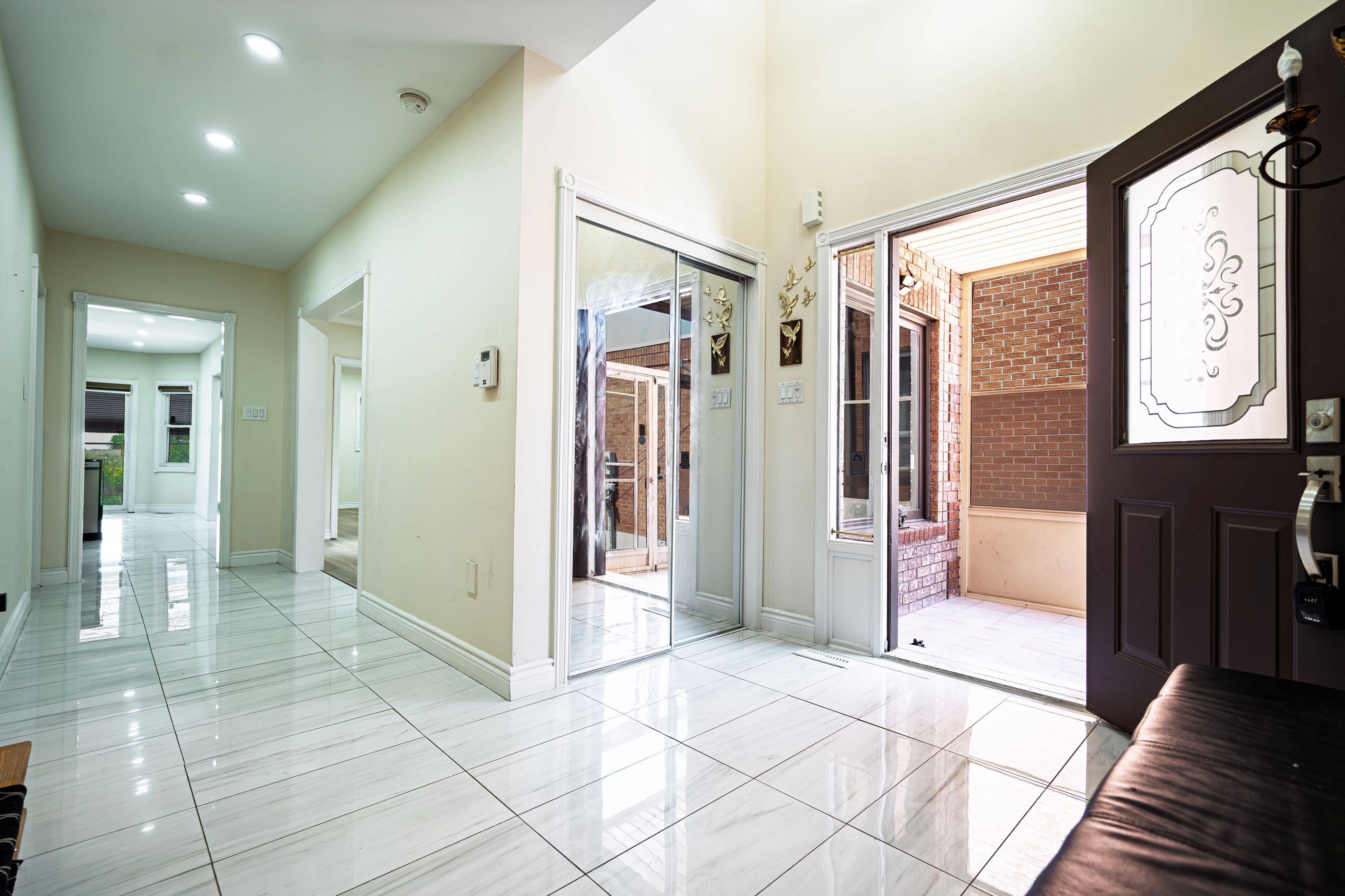 Vaughan, ON L4J 7T1,80 Venice CRES W