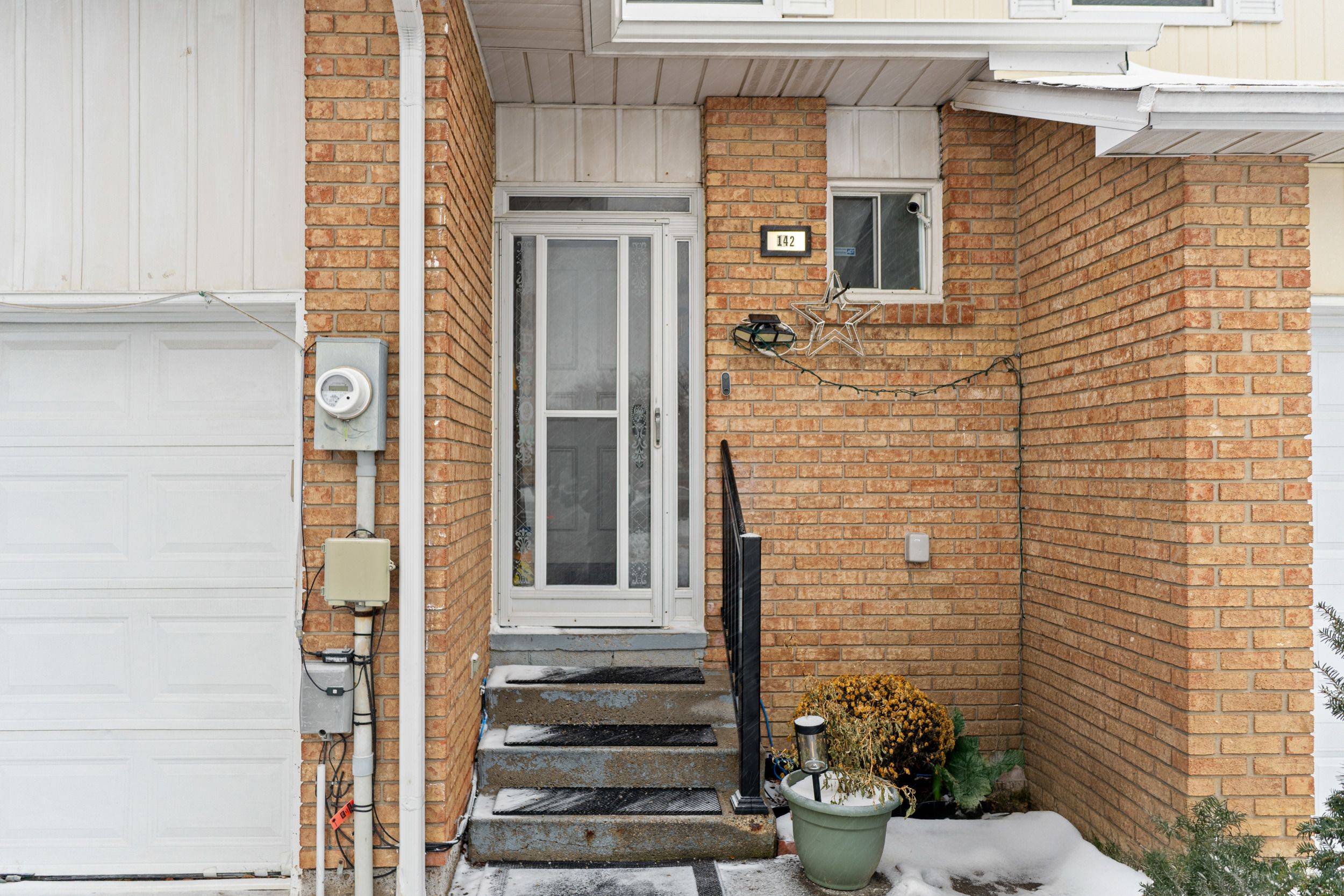 Brampton, ON L6V 3N9,142 Ashurst CRES