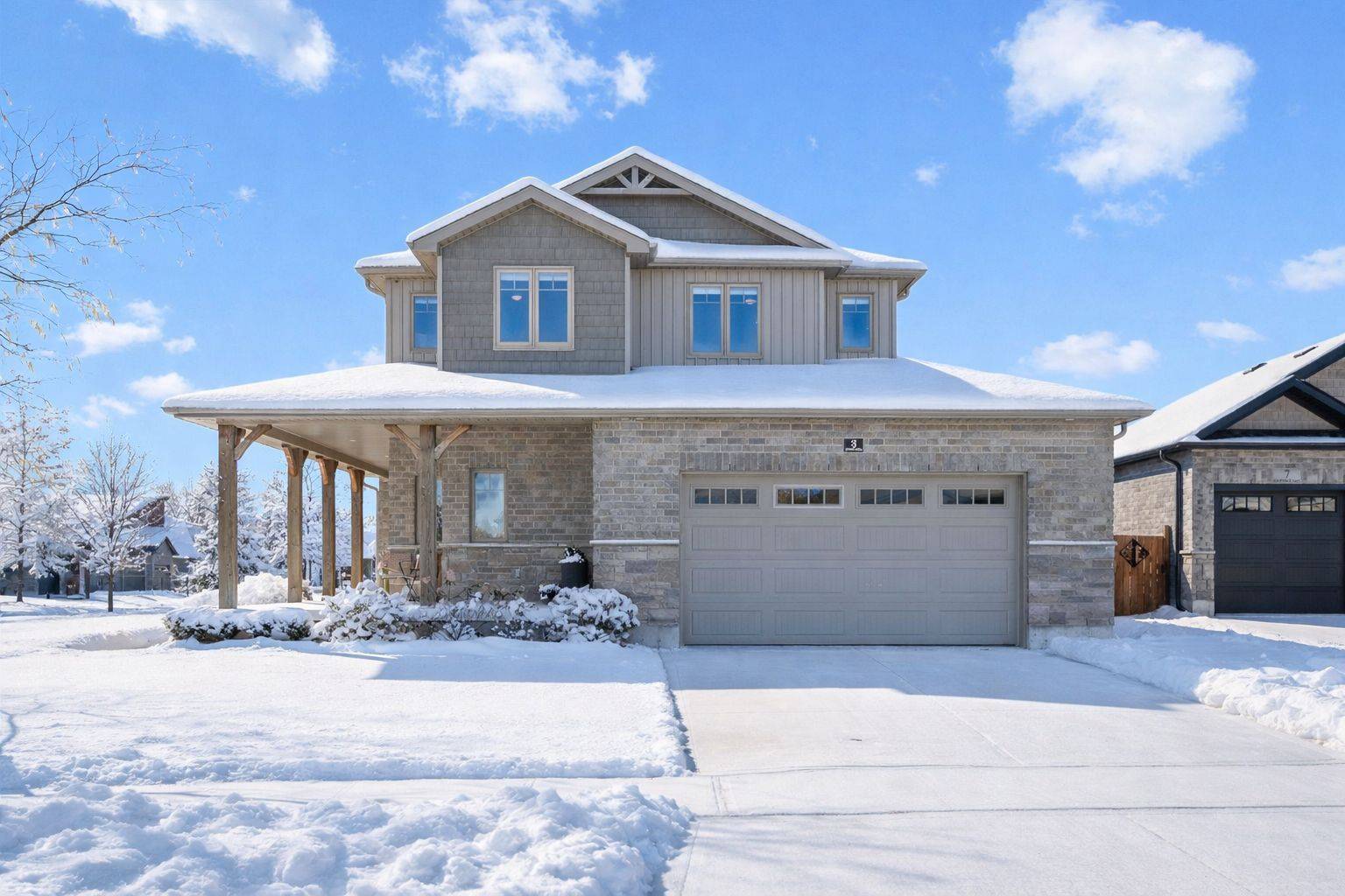 North Perth, ON N4W 0G1,8 Griffith CT