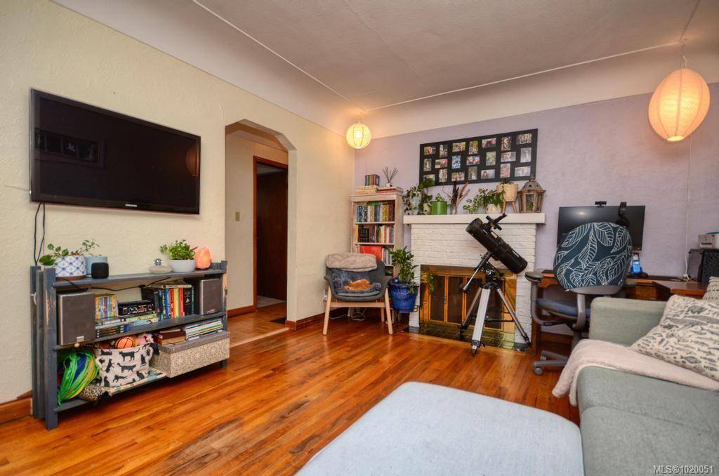 Esquimalt, BC V9A 5V3,871 Fleming St