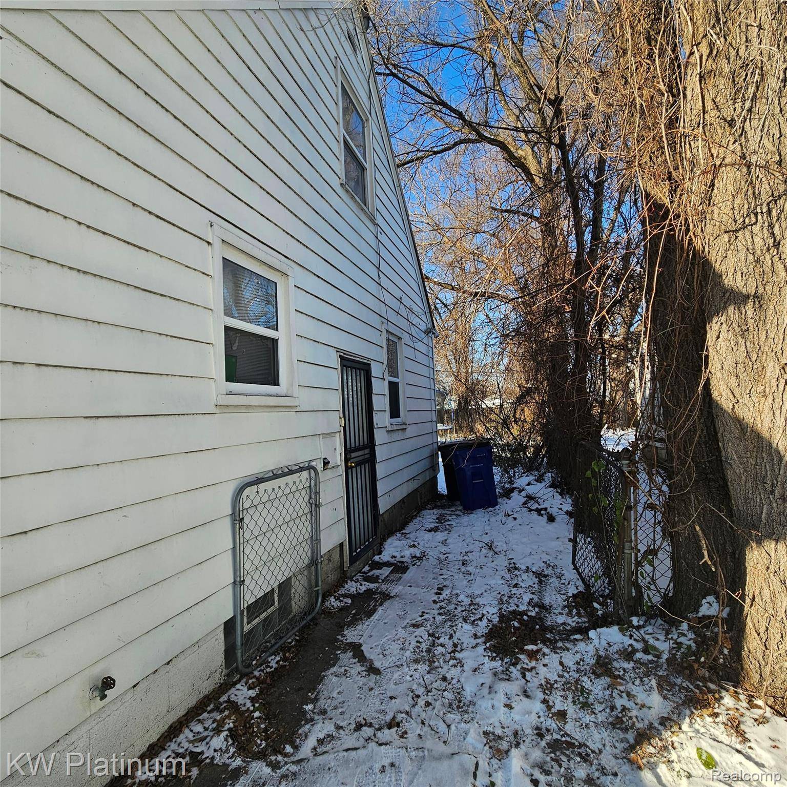 Detroit, MI 48221,20515 Mendota ST