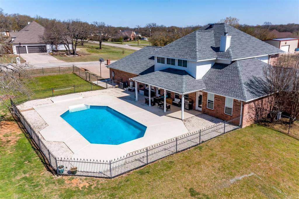 Burleson, TX 76028,2212 Summit Drive