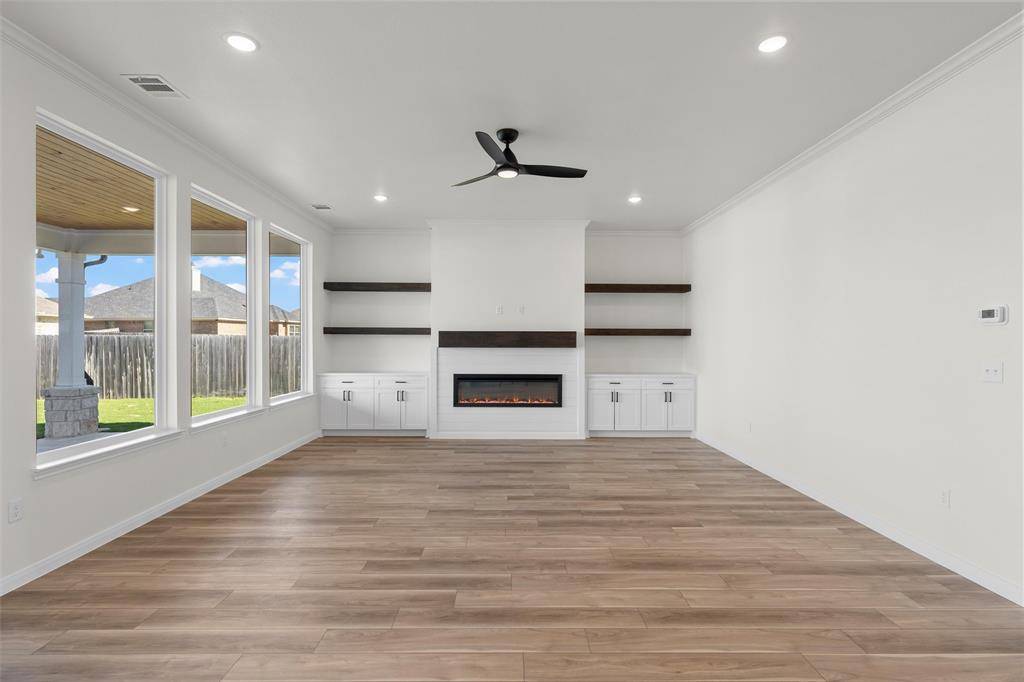 Hewitt, TX 76643,916 Morgan Street