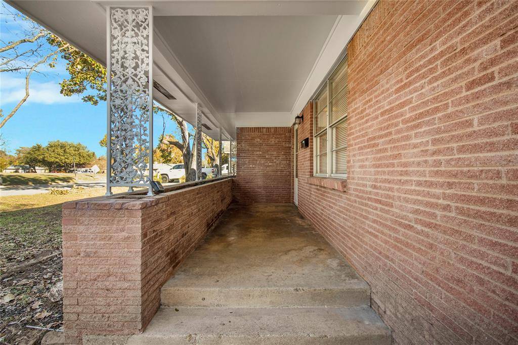 Arlington, TX 76013,1618 University Drive