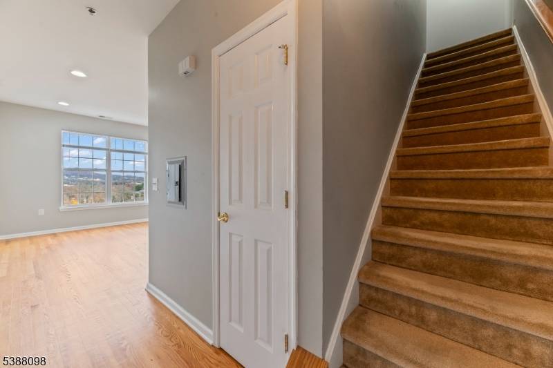 Lebanon Boro, NJ 08833,142 Conover Ter