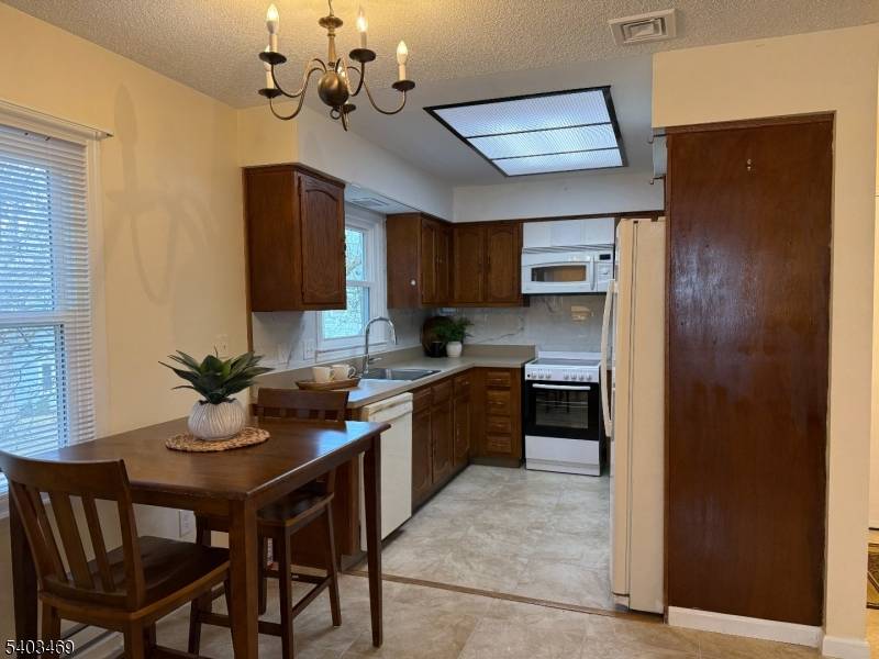 Monroe Twp., NJ 08831,393 Newport Way O #O