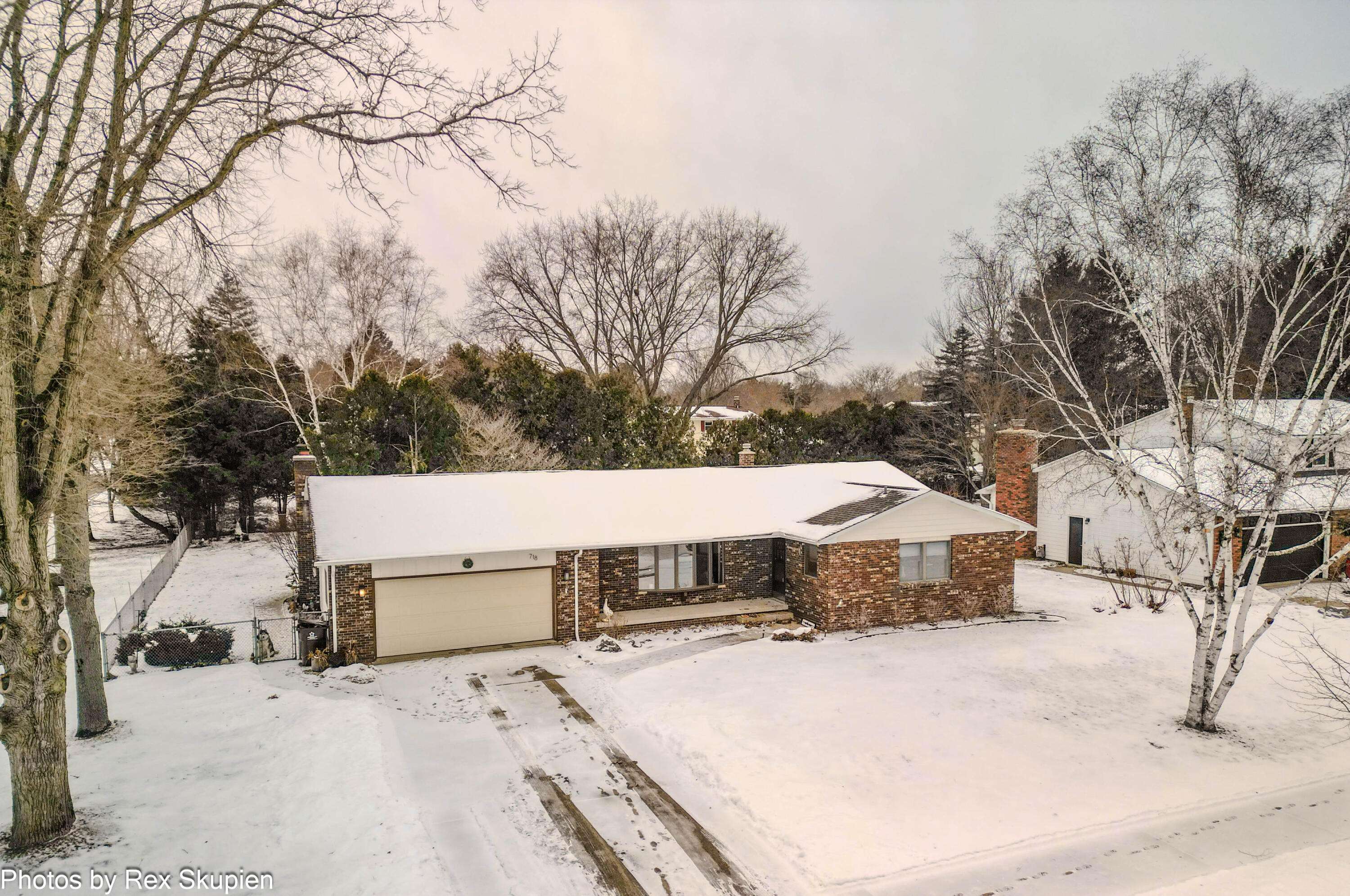 Big Rapids, MI 49307,718 River ST