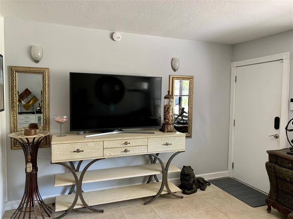 Wilton Manors, FL 33311,1901 N Andrews Ave #111