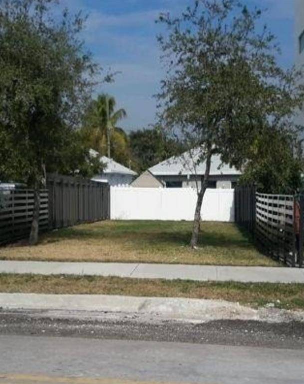 Hallandale Beach, FL 33009,514 Foster Rd