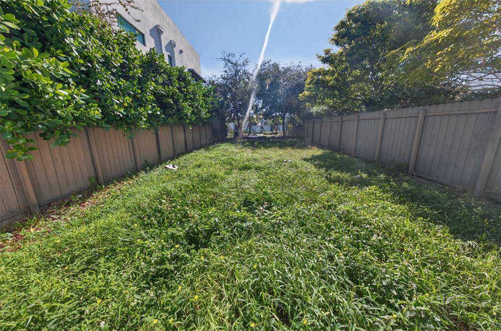 Hallandale Beach, FL 33009,514 Foster Rd