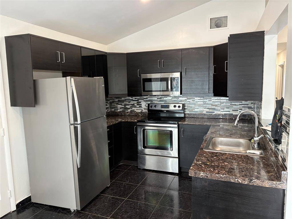 Boynton Beach, FL 33426,Address not disclosed